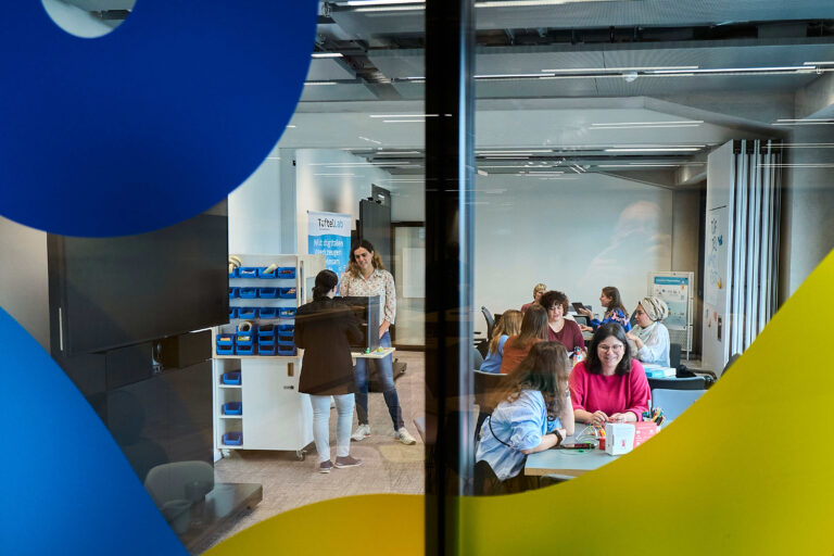 Kiezlab Makerspace Workshop Raum 768X512 1
