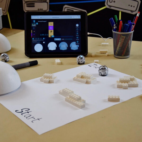 Tueftellab Ozobot Digitalprogrammieren Ozobotinmondlandschaft 1