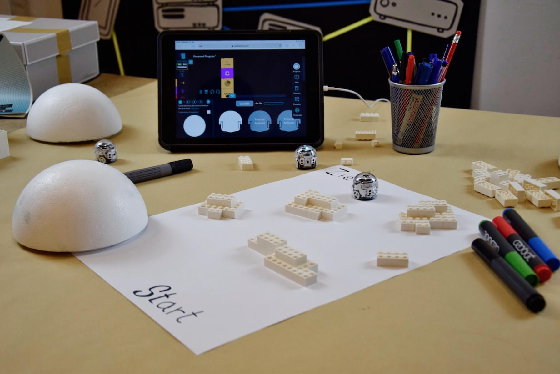 Tueftellab Ozobot Digitalprogrammieren Ozobotinmondlandschaft 1
